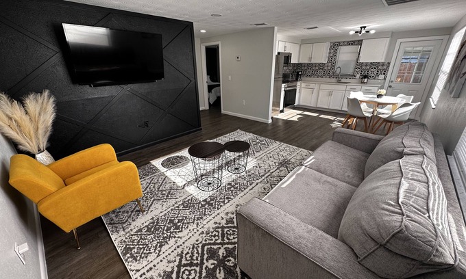 Downtown Zephyrhills House | Cozy Retreat Near Downtown Zephyrhills