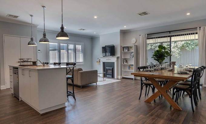 Baldivis House | Cozy Retreat - Near Freeway, Rockingham, Perth, Mandurah