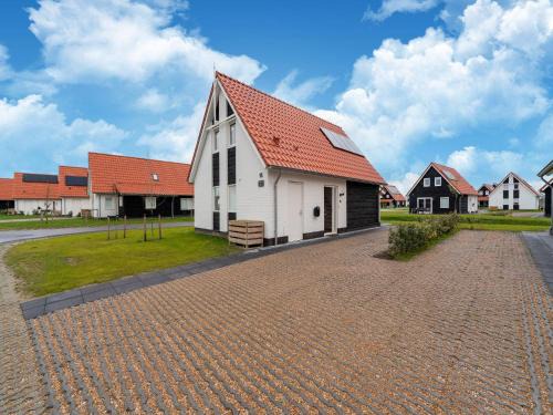 Scherpenisse House | Cozy Retreat with parking