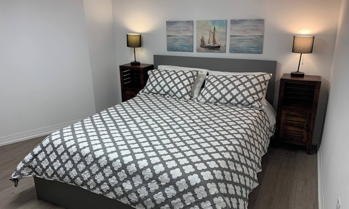 Merritton Apartment | Cozy Retro style1 Bedroom Apartment - FREE Parking, WiFi, In-suite Laundry.