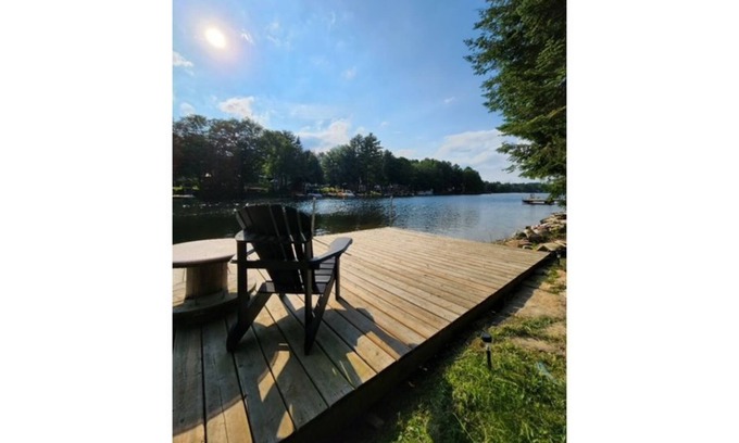 Minden Hills Cottage | Cozy River Front Cottage with Sandy Bottom