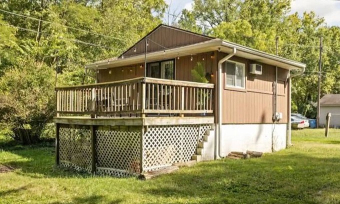 Indianapolis Apartment | Cozy riverfront studio near Broad Ripple