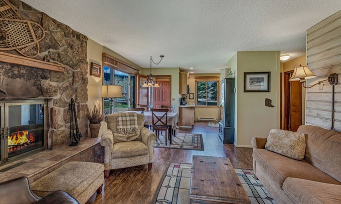 Clark Cabin | Cozy riverside retreat with mountain views and easy access to the Elk River