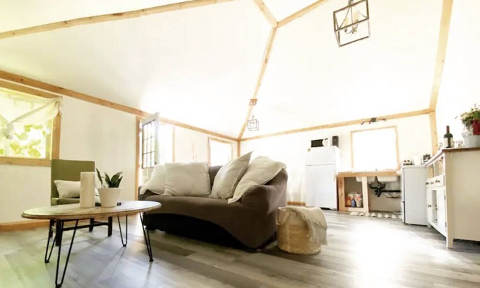 Kawartha Lakes Cottage | Cozy & Romantic at Branch Cottage