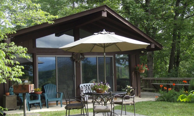Luray Cabin | Cozy Romantic Cabin with Fantastic Views of the Blue Ridge