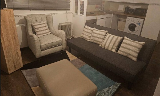 Harold Wood House | Cozy Romford Escape with Modern Amenities