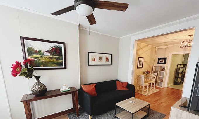 Downtown Baltimore House | Cozy Room in a Townhouse in Baltimore MD