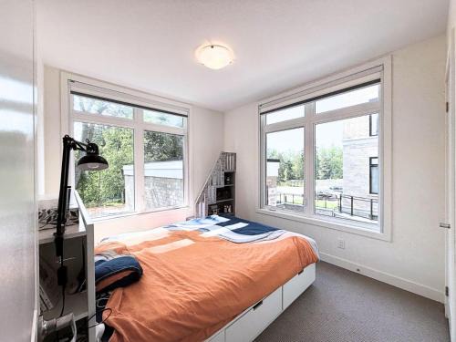 Richmond Hill Bed & Breakfast | Cozy room in Smart Home with Private Bath near Wonderland, central Richmond Hill, home made Breakfast included