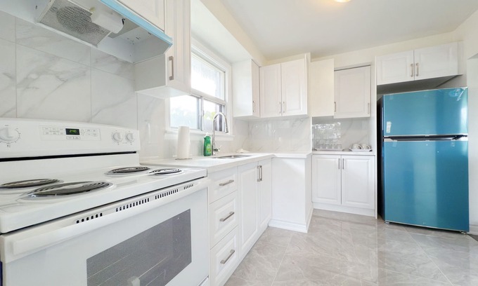 Bendale House | Cozy room near Midland Eglinton Bus stop #3
