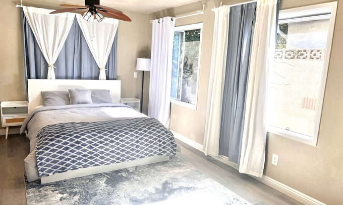 Harbor House | Cozy Room with Private bathroom & Entrance