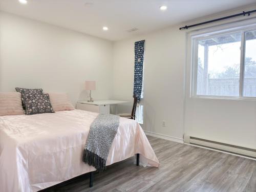 The Peanut House | Cozy room with private bath near Don Mills Subway