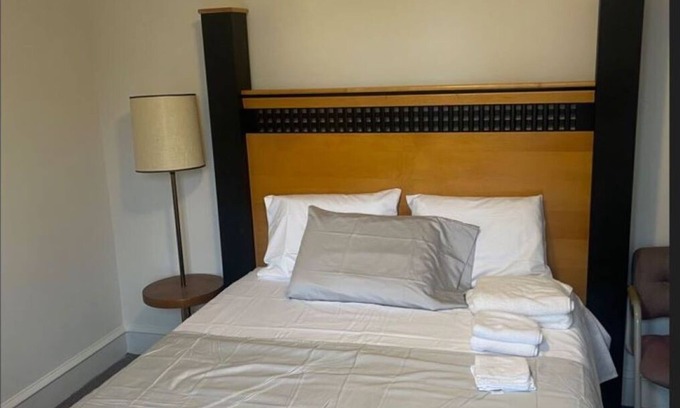 Elkins Park House | Cozy Rooms Available Escape to Tranquility Experience Unforgettable Comfort