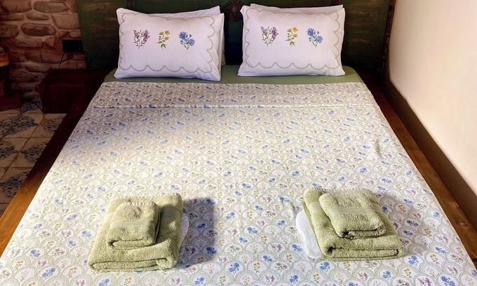 Eceabat House | Cozy rooms in lovely Çanakkale Eceabat Alcitepe village with AC, WiFi, garden