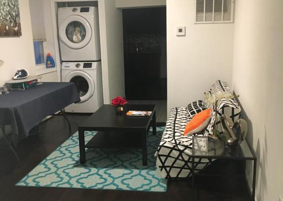 Canton House | Cozy Rowhouse Next JHH