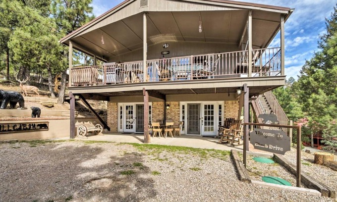 Ruidoso House | Cozy Ruidoso Cabin with Hot Tub and Game Room!