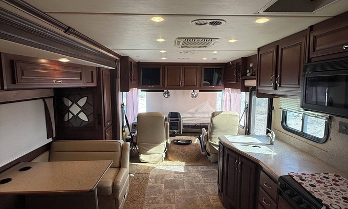 Lakewood House | Cozy RV in Lakewood New Mexico perfect for oilfield professionals or vacationers