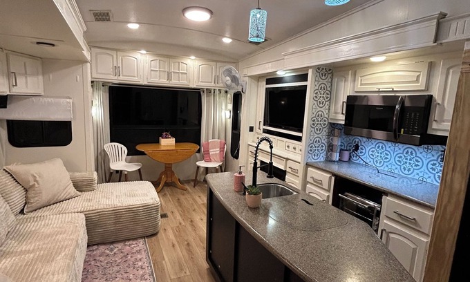 Nederland House | Cozy RV in Nederland with AC, WiFi