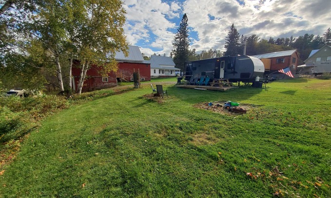 Eustis House | Cozy RV in Sylvester Farm Campground and Cabins.