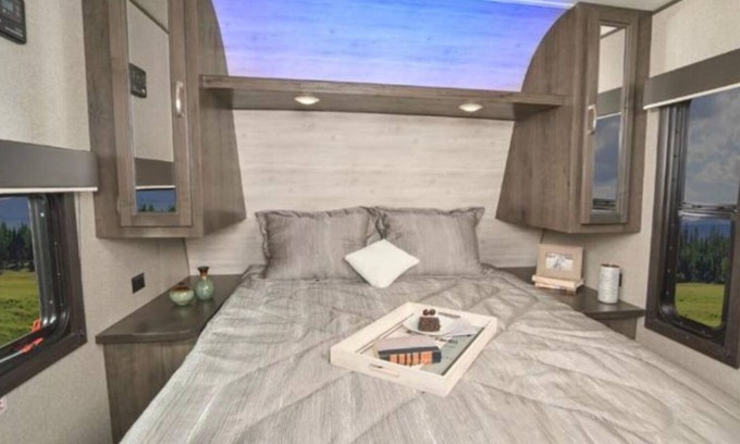 Kempner House | Cozy RV with 1 bedroom and bunk and AC, WiFi in relaxing Kempner