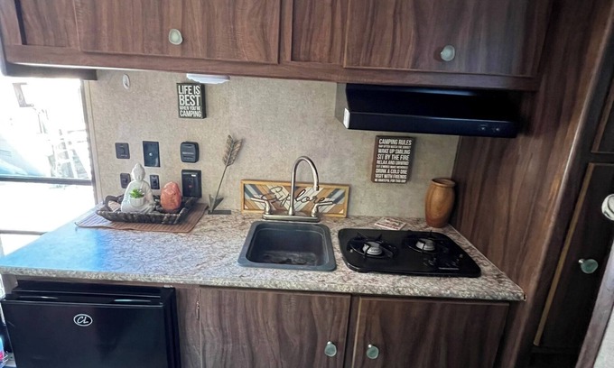 Long Beach House | Cozy RV with AC and Heat