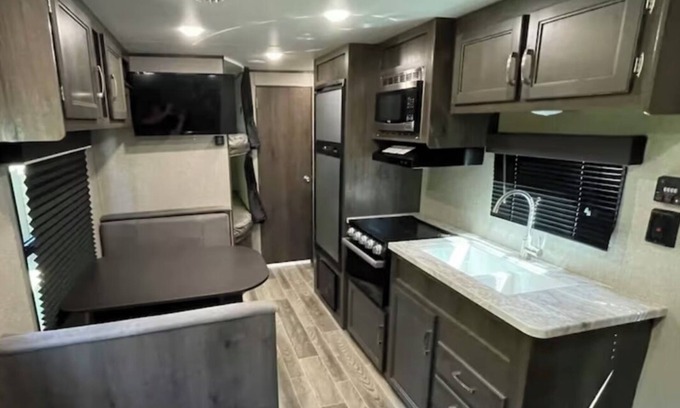 Kempner House | Cozy RV with WiFi and AC in delightful Kempner