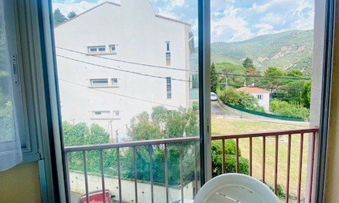 Amelie-les-Bains-Palalda Apartment | Cozy Studio with Balcony, Parking, and Close to Town Center in Amélie-les-Bains