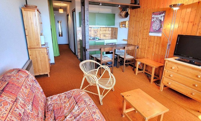 Saint-Michel-de-Chaillol Apartment | Cozy Studio for 4 - South Balcony, Mountain Views, Walk to Ski & Hike