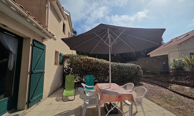 Saint-Brevin-les-Pins House | Cozy Seaside House, 4 Guests, Steps from the Beach!