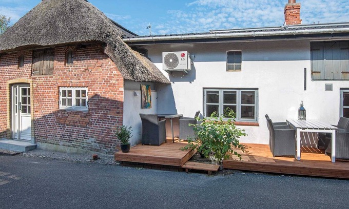Hojer House | Cozy Seaside Retreat in Hojer-By Traum