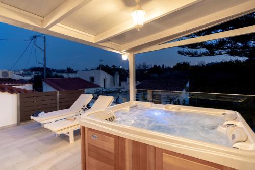 Prines House | Cozy Secret Home with Jetted Tub