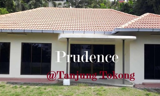 Tanjung Bungah House | Cozy Serene Spacious Homestay close to Beach at Tanjung Tokong, Penang