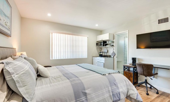 Simi Valley Apartment | Cozy Simi Valley Studio Less Than 10 Mi to Hiking and Golf