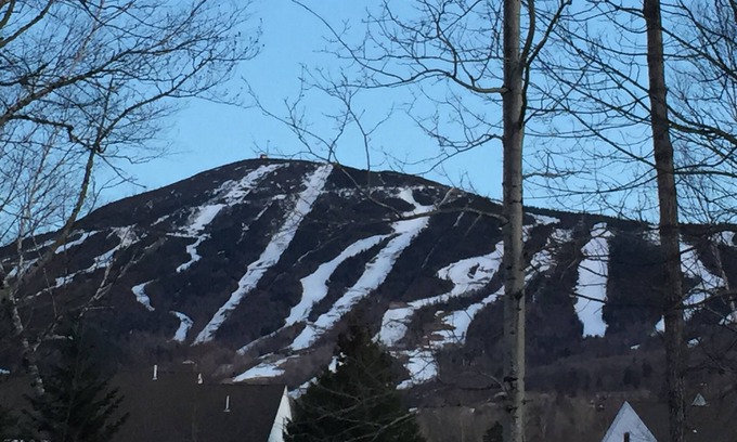 Carrabassett Valley Condo | Cozy Snowbrook 4 BR Condo - Ski in - Ski out
