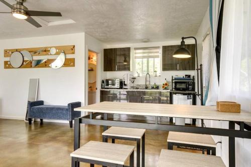 Keaau Apartment | Cozy Space - 1 Mi to Ocean!