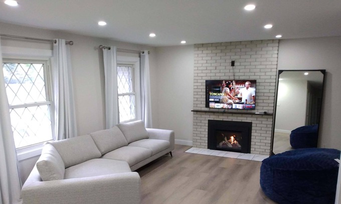 London House | Cozy space with fire place