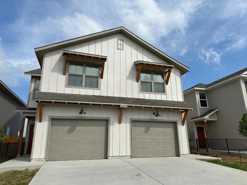 San Antonio House | Cozy Spot in San Antonio by Lackland & Seaworld