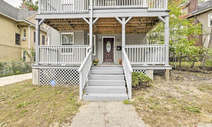 Memorial Square Apartment | Cozy Springfield Apartment, Close to Parks!