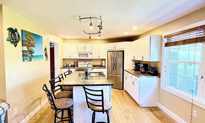 Huron House | Cozy Stay Near Lake Erie Cedar Point Sport Force