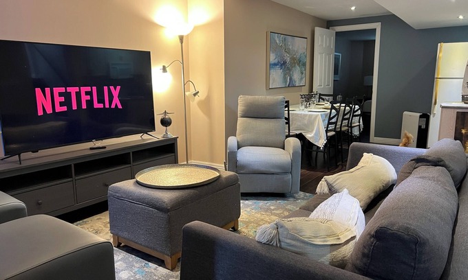 Whitby Apartment | Cozy Stay Near Whitby Downtown – 9 Mins to the Lake, Wildlife & Nature Trails!