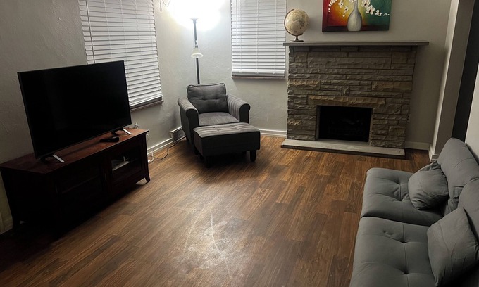 McKnight House | Cozy Stay with Fast WiFi – Steps from Food, Shopping & Fun!