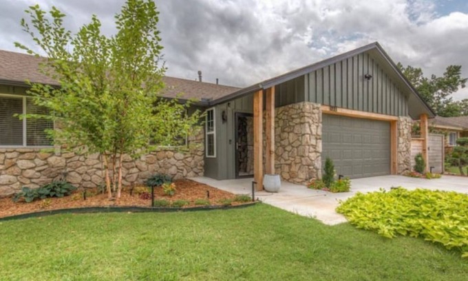 Broken Arrow House | Cozy Stone Cottage