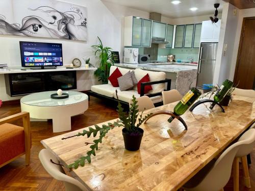 Seri Tanjung Pinang Apartment | Cozy Straits Quay Marina Suites W balgony and free car park 3B2R