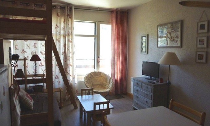 Arette Apartment | Cozy studio 4/5 pers, ski-in/ski-out, Arette