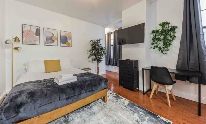 Center City Apartment | Cozy Studio across from Convention Center | 4R