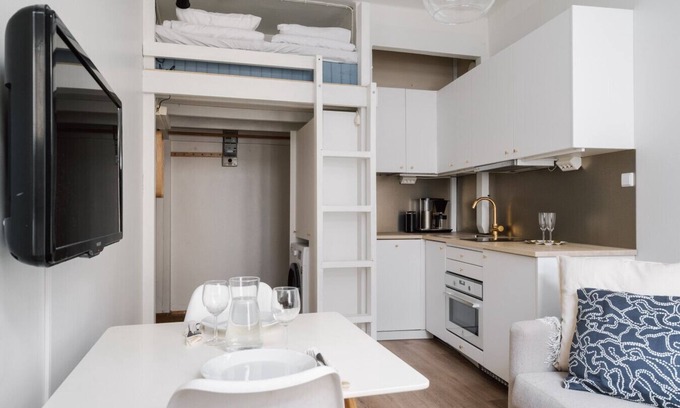 Keskinen District Apartment | Cozy Studio Apartment in Kallio
