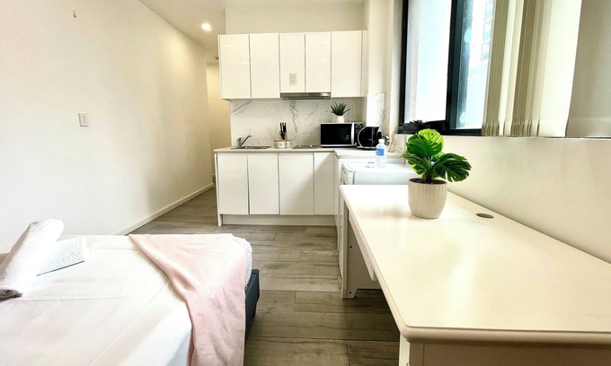Burwood Apartment | Cozy studio at Heart of Burwood