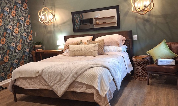 Front Royal Apartment | Cozy studio close to Skyline Drive, Hiking, and Main Street.