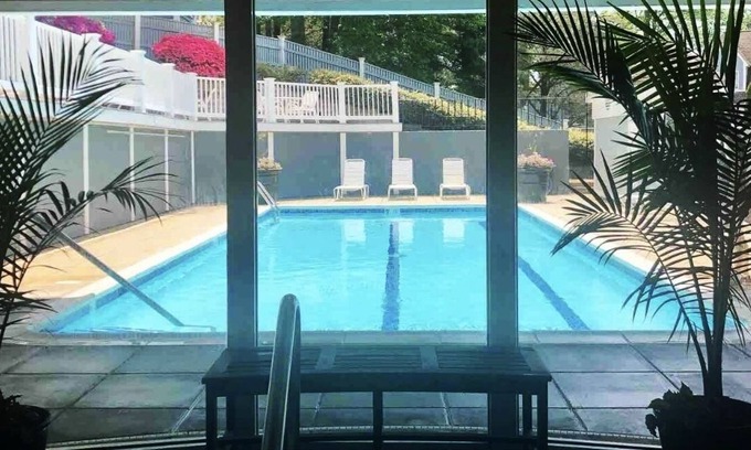 Norwich Condo | Cozy studio condo w/Resort Style amenities near casinos