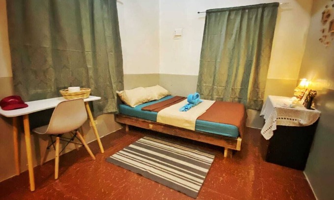 Catangnan House | Cozy studio for group of friends or family in General Luna with WiFi and AC