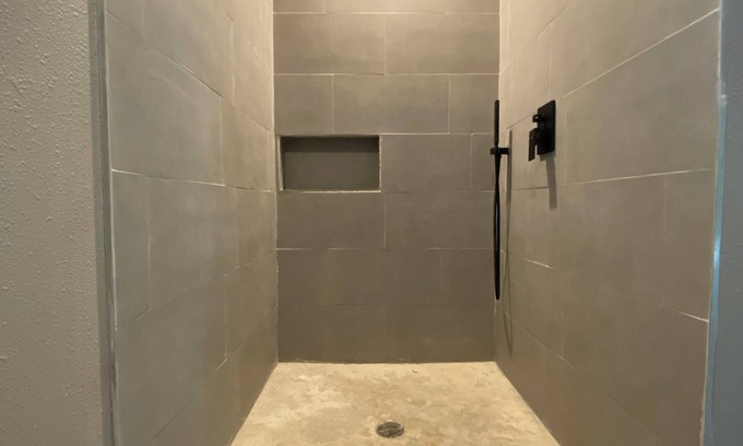 Old Seminole Heights Apartment | Cozy studio in fabulous Seminole Heights, Tampa with WiFi, AC